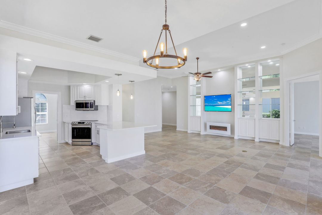 7759 Tommasi Ct, Naples, FL 34114