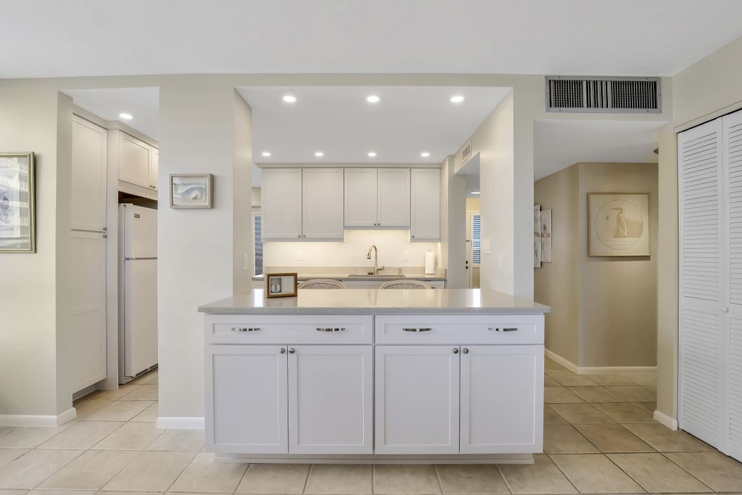 380 Seaview Ct #403, Marco Island, FL 34145