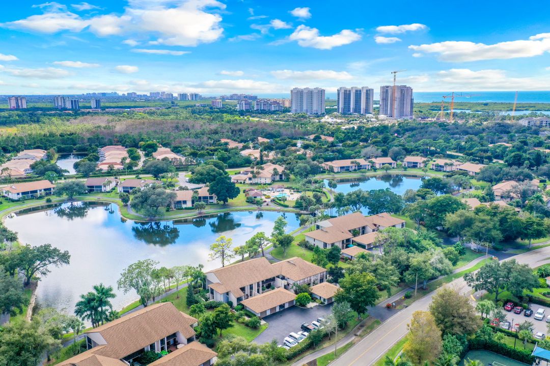560 Retreat Dr #201, Naples, FL 34110