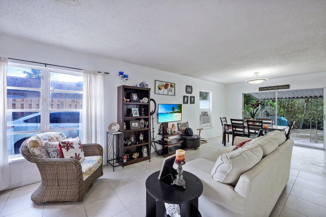 3400 Canal St, Naples, FL 34112