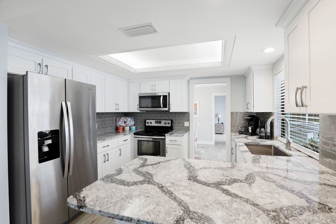 614 Cape Coral Pkwy W, Cape Coral, FL 33914