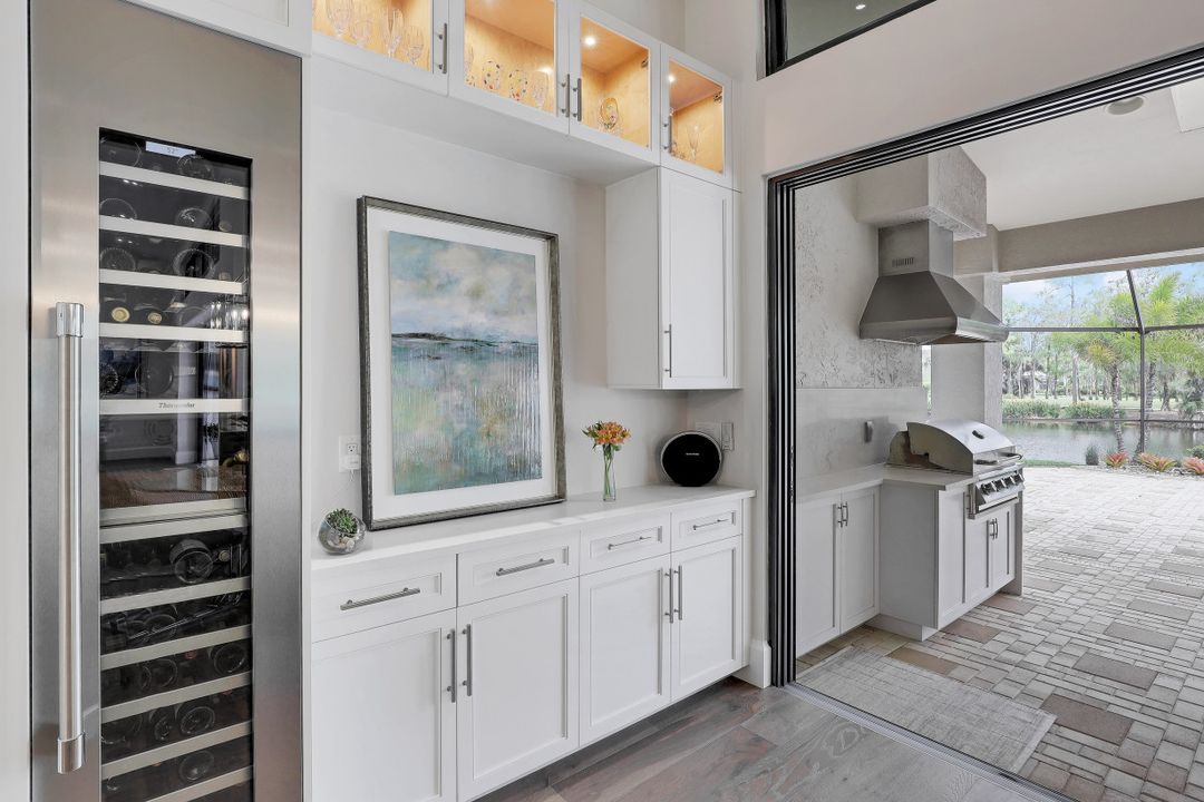 4501 Silver Fox Dr, Naples, FL 34119