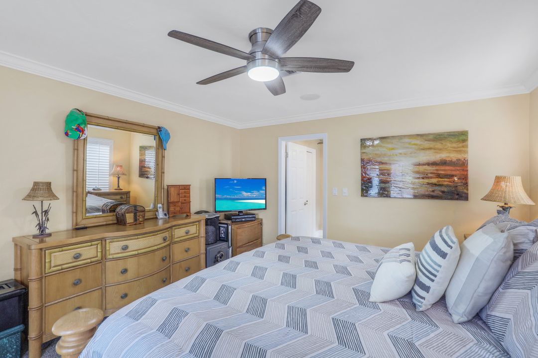 1552 Buccaneer Ct, Marco Island, FL 34145