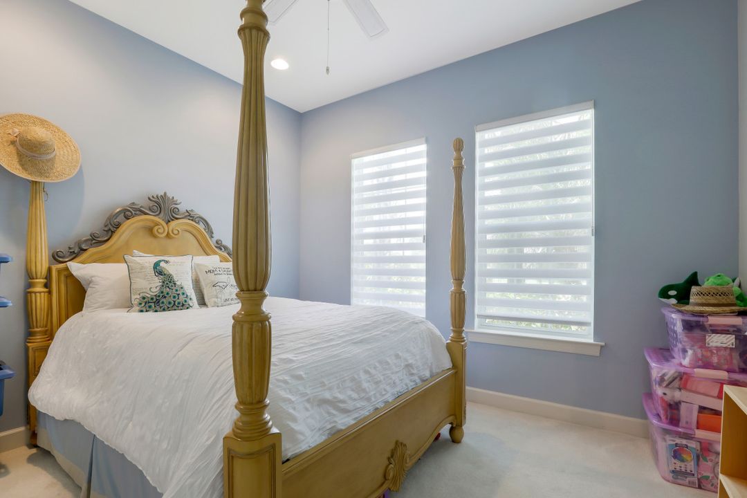 9415 Quarry Dr, Naples, FL 34120