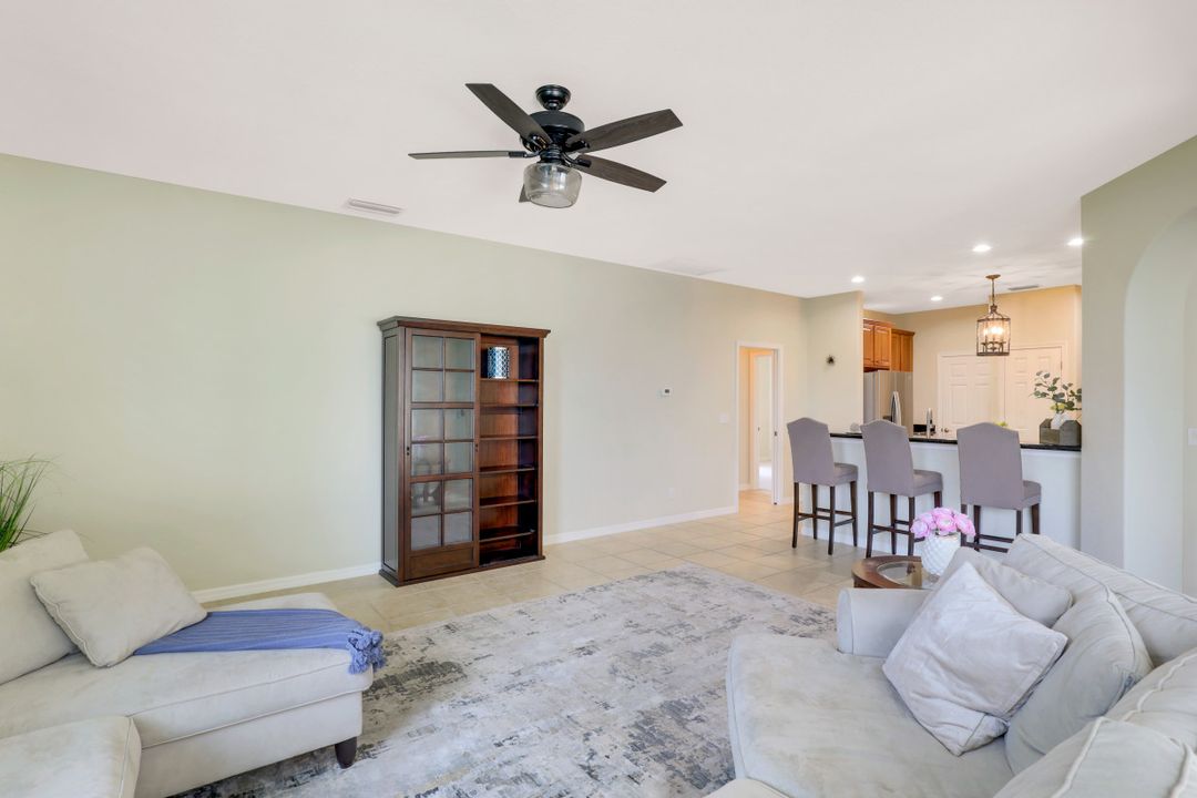 3738 Recreation Ln, Naples, FL 34116