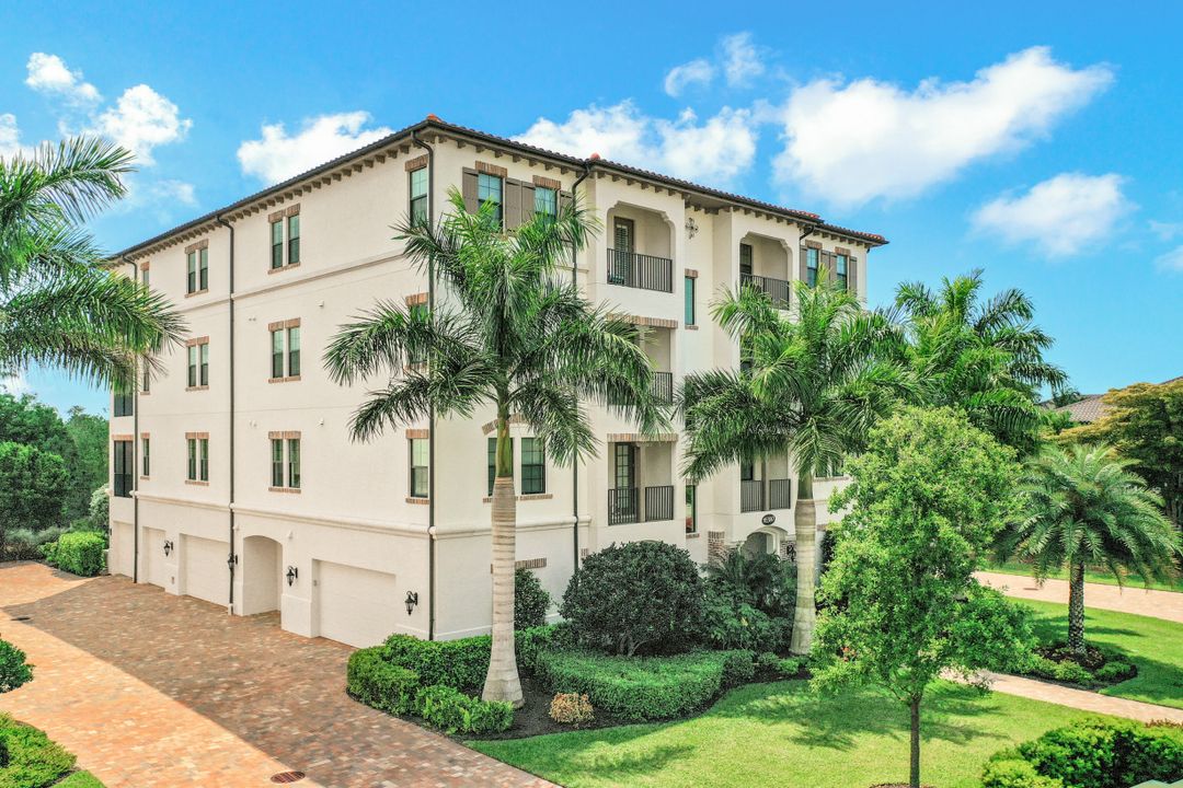 16390 Viansa Way #102, Naples, FL 34110