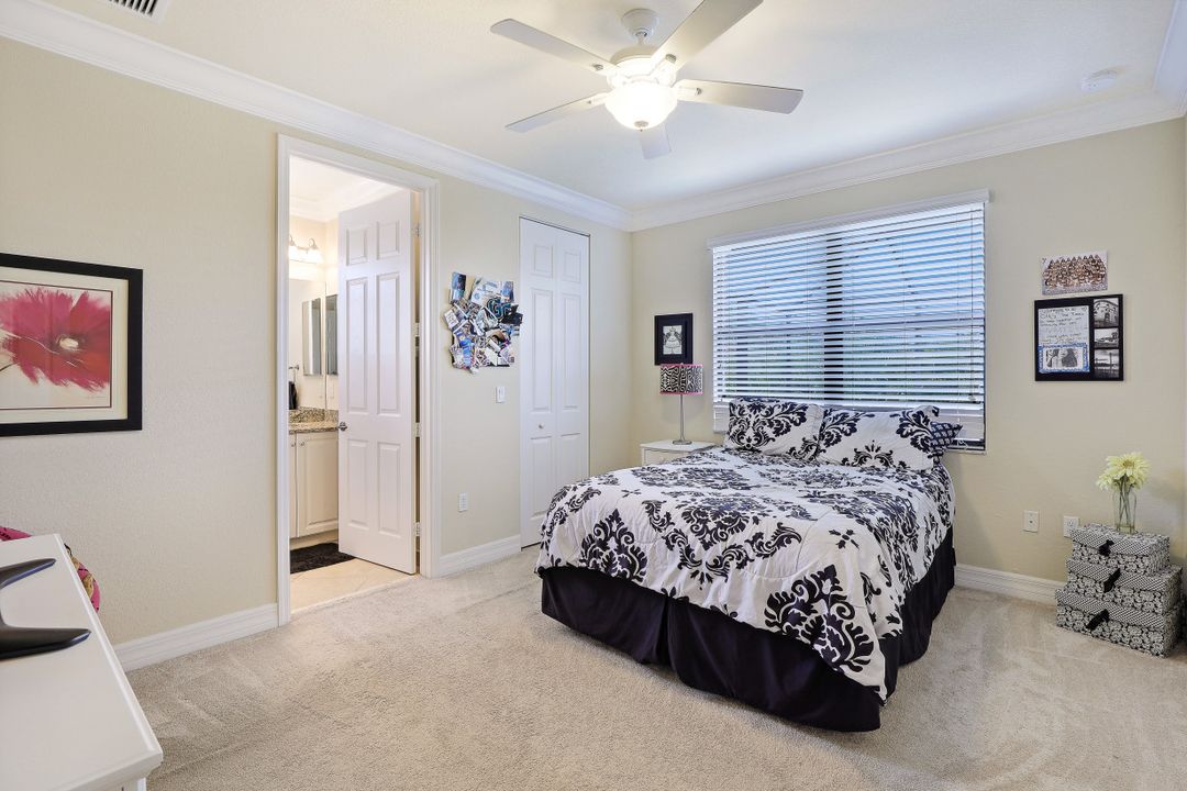 3342 Pacific Dr, Naples, FL 34119