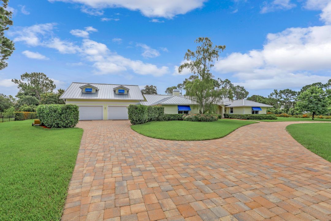 762 Hickory Rd, Naples, FL 34108