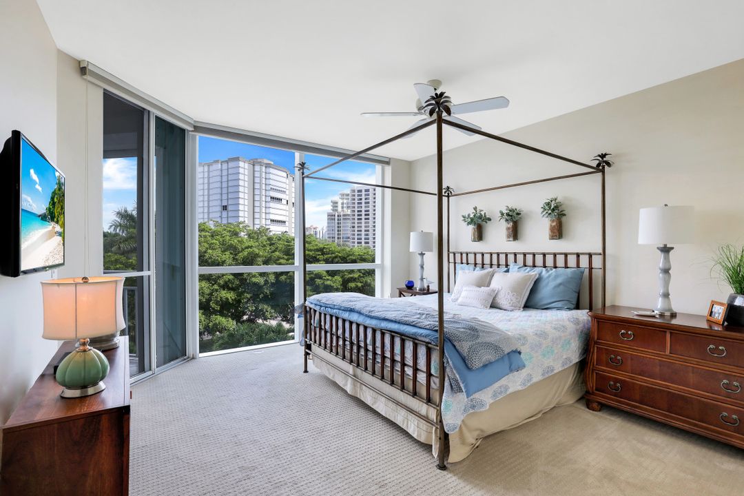 4255 Gulf Shore Blvd N #206, Naples, FL 34103