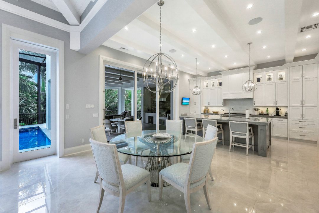 261 Hideaway Cir N, Marco Island, FL 34145