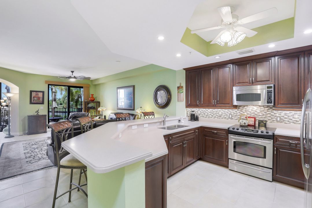 5706 Cape Harbour Dr #110, Cape Coral, FL 33914