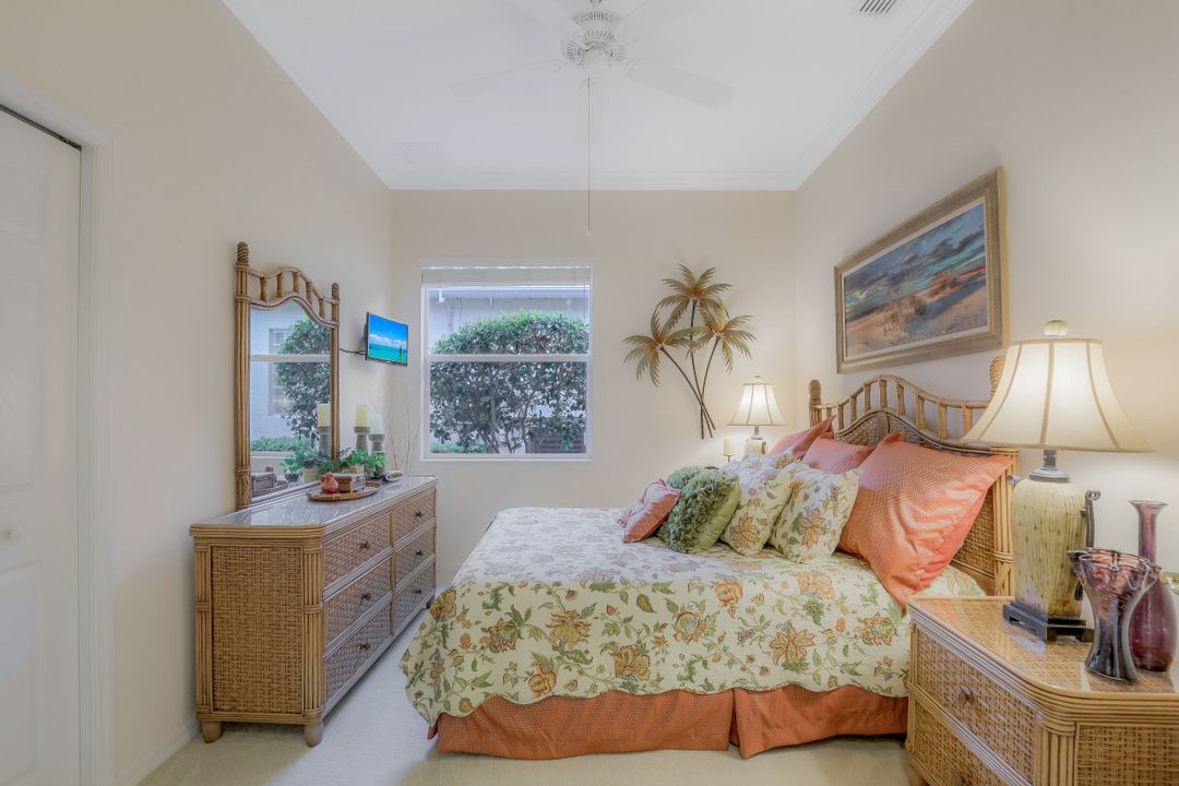 3599 Grand Cypress Dr, Naples, FL 34119