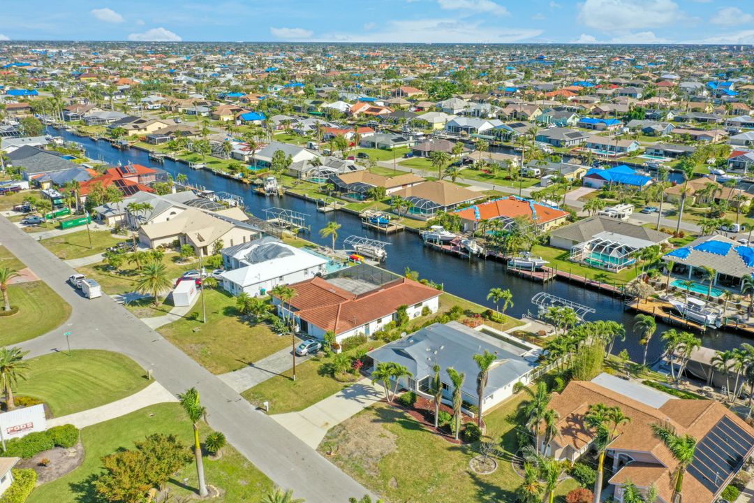 5327 SW 11th Ct, Cape Coral, FL 33914