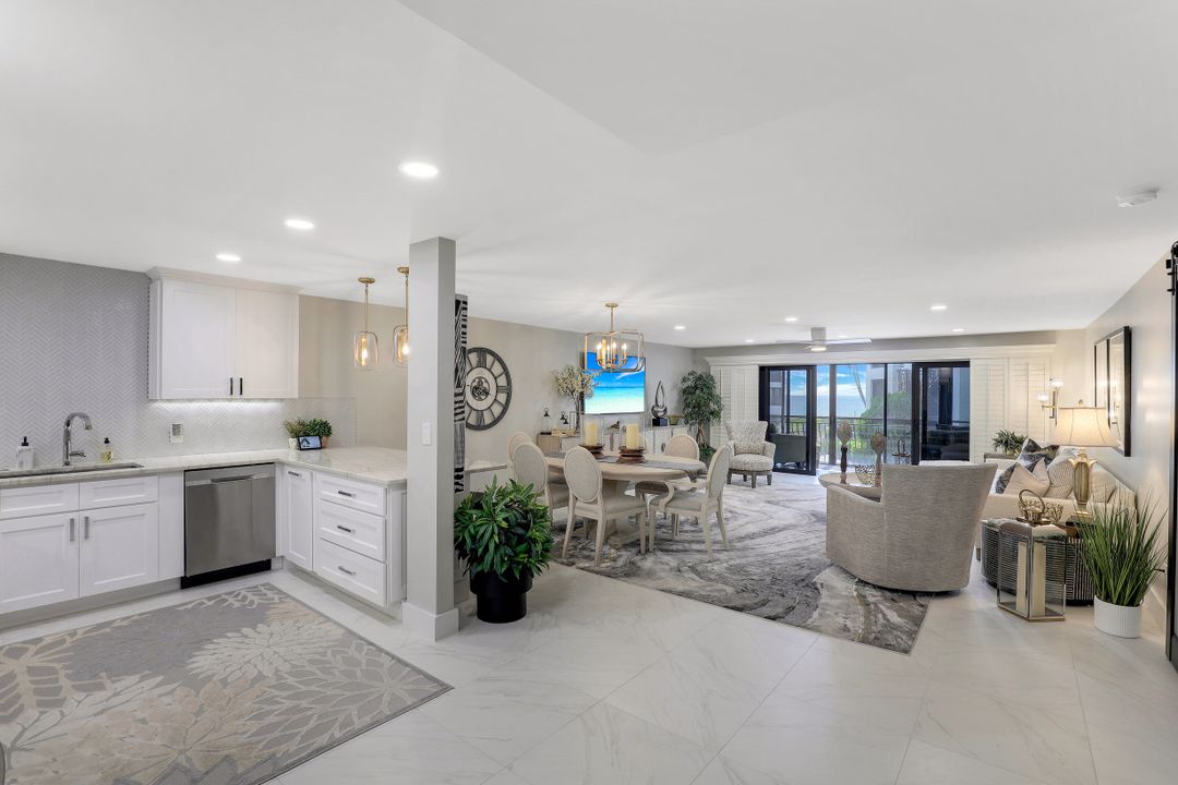 3333 Gulf Shore Blvd N #103, Naples, FL 34103