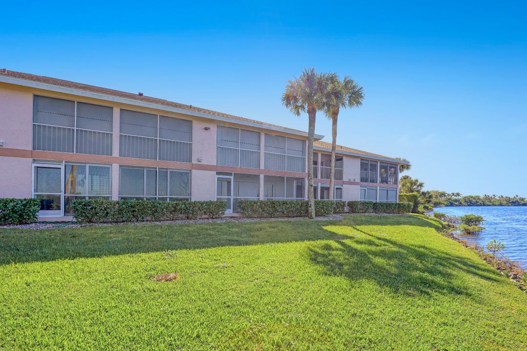 1045 Mainsail Dr #413, Naples, FL 34114