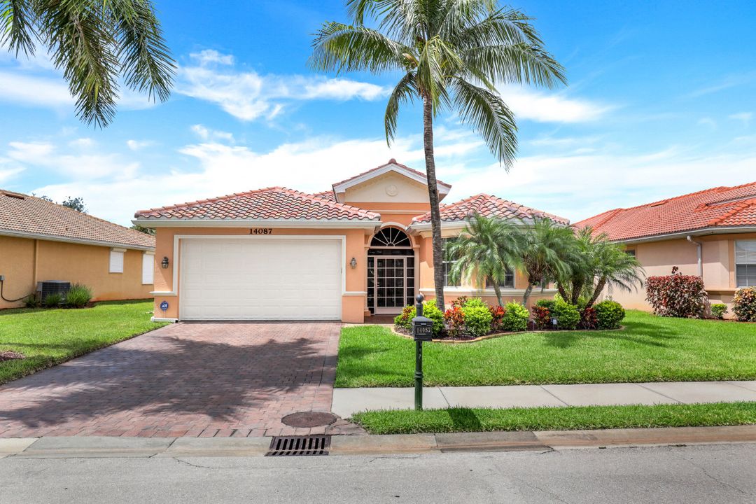 14087 Mirror Ct, Naples, FL 34114