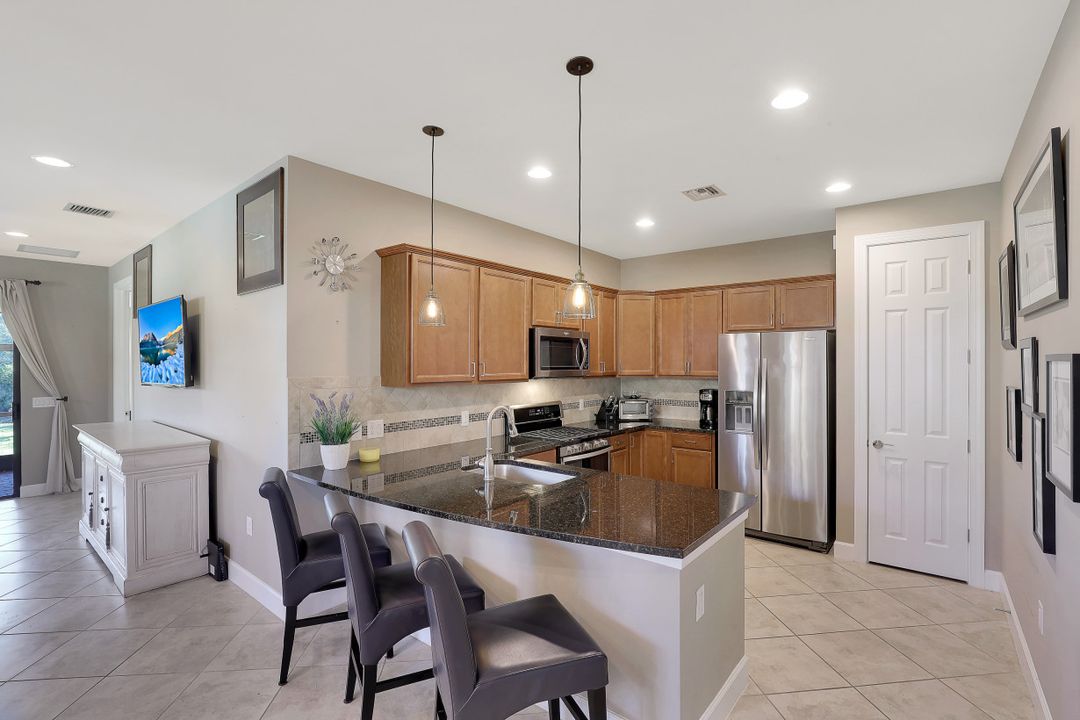 7594 Jacaranda Ln, Naples, FL 34114