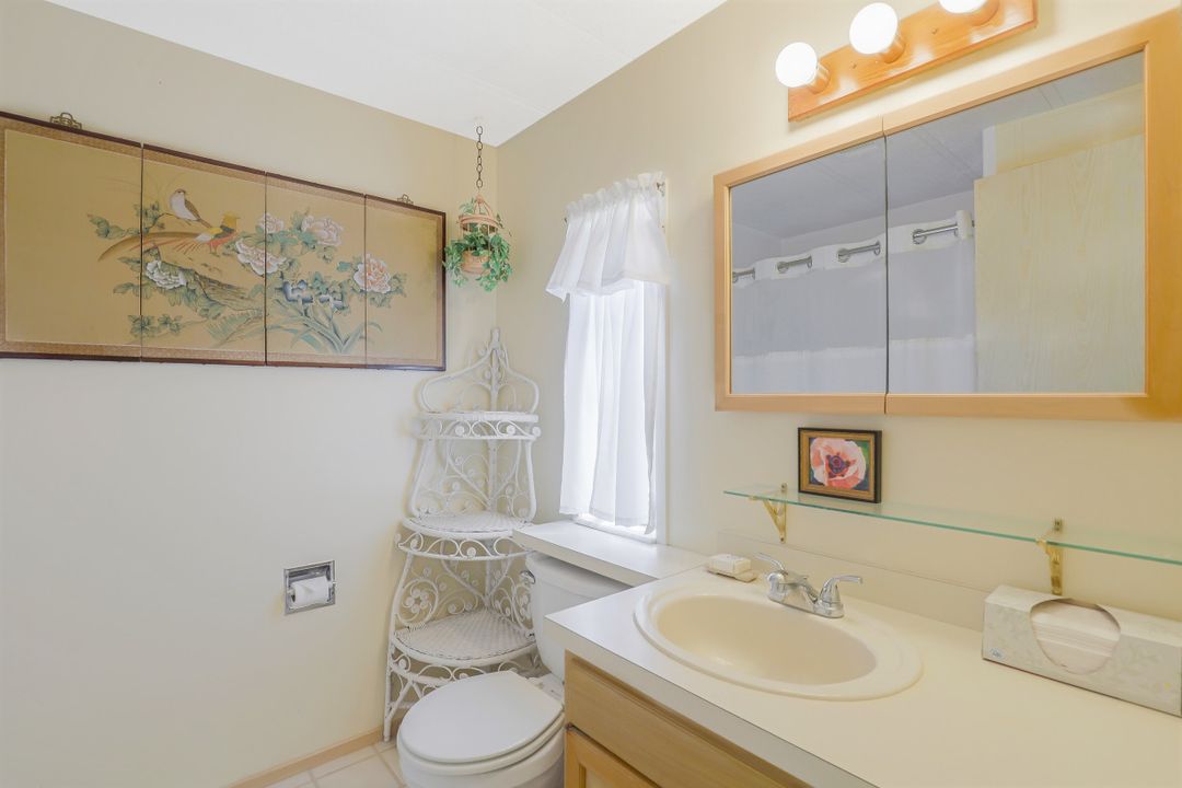 211 Grosbeak Ln, Naples, FL 34114