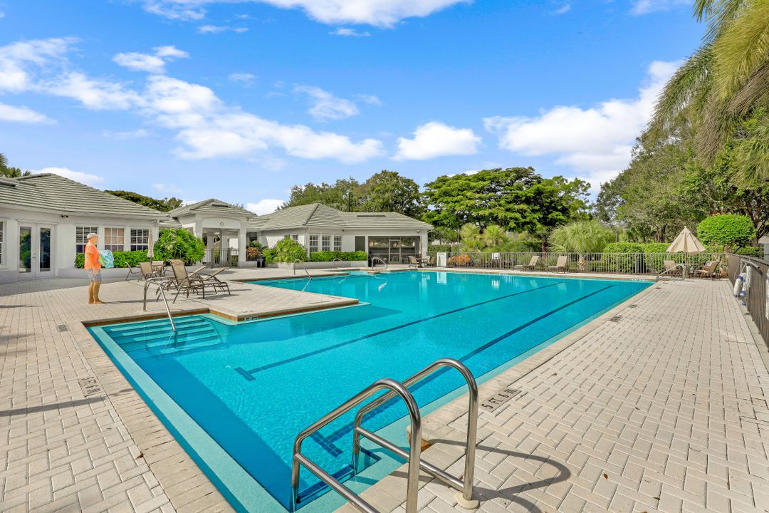 7122 Blue Juniper Ct #101, Naples, FL 34109