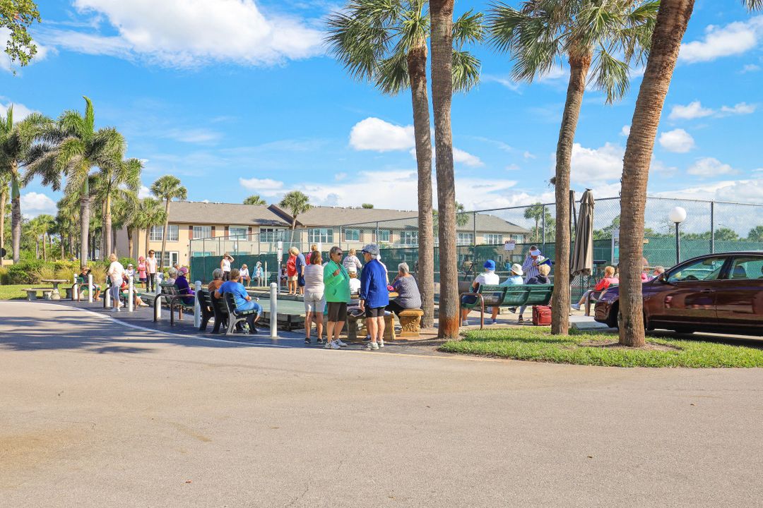 3631 Arctic Cir, Naples, FL 34112