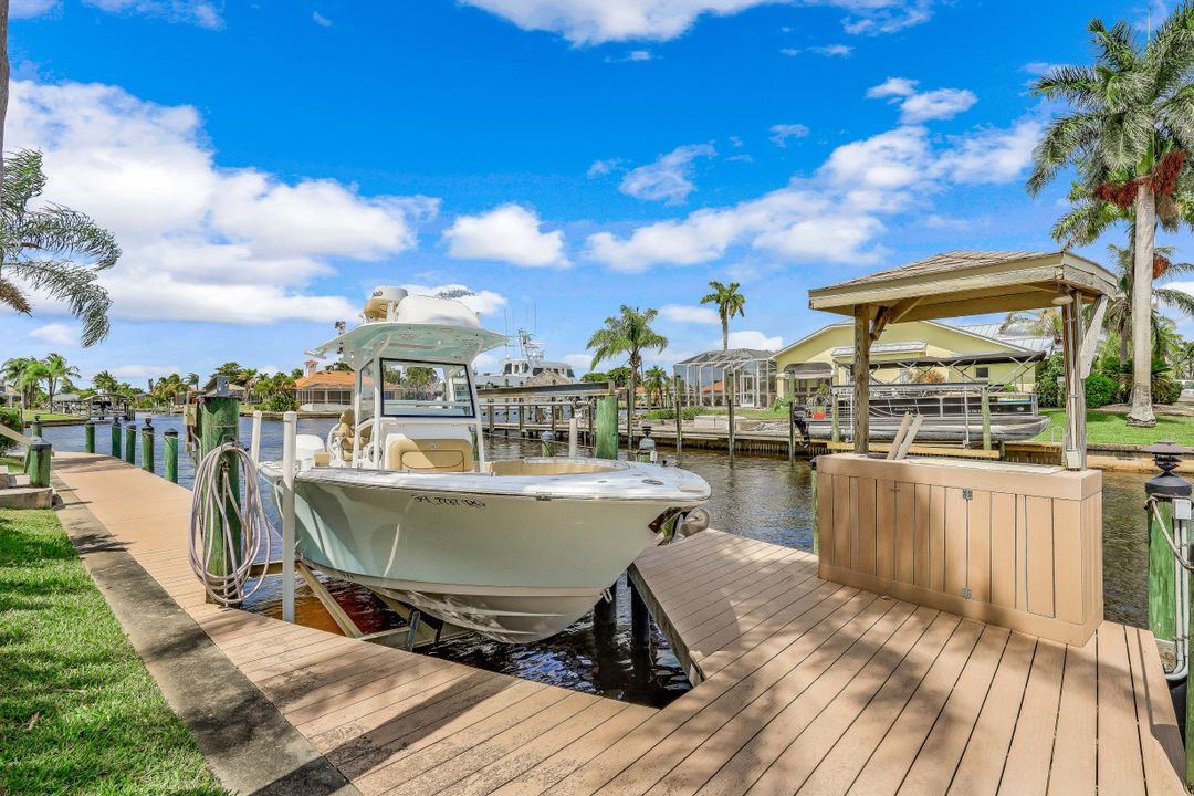 2811 SE 19th Pl, Cape Coral, FL 33904