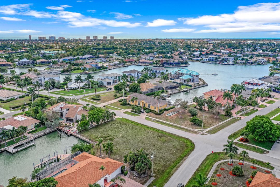 450 Balsam Ct, Marco Island, FL 34145