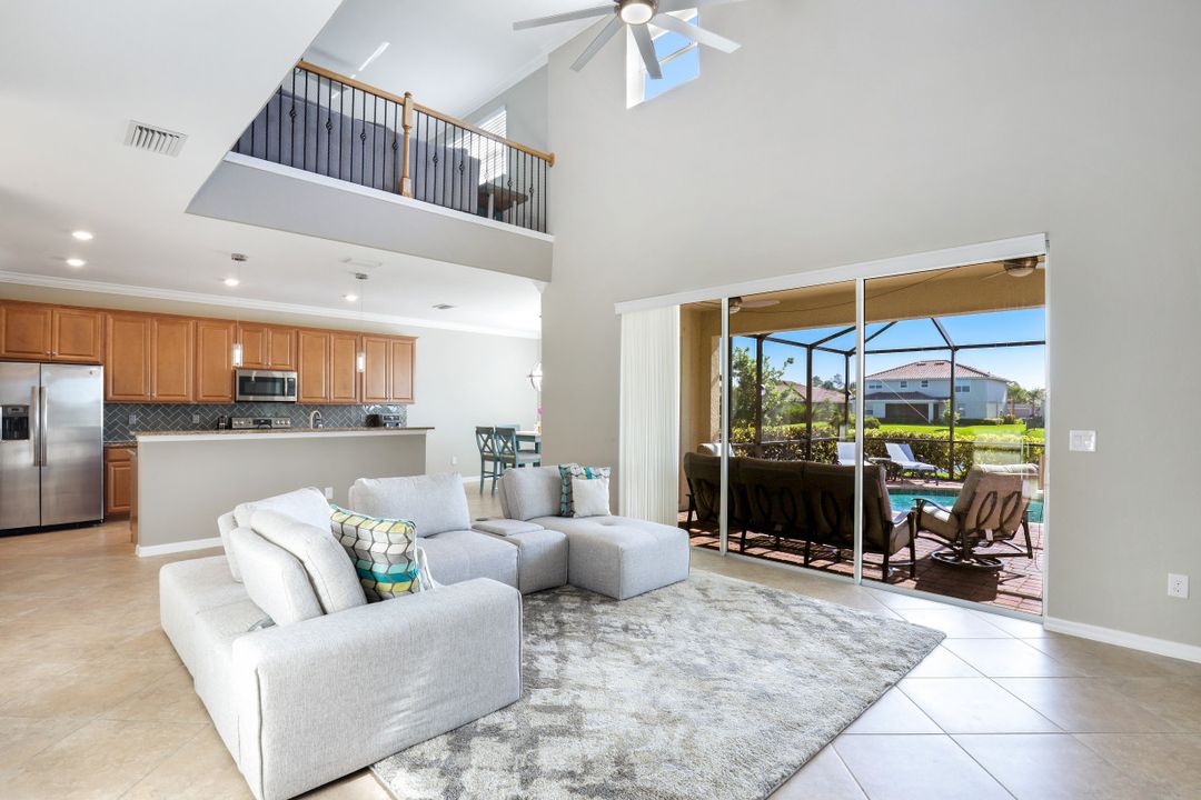 2262 Vermont Ln, Naples, FL 34120