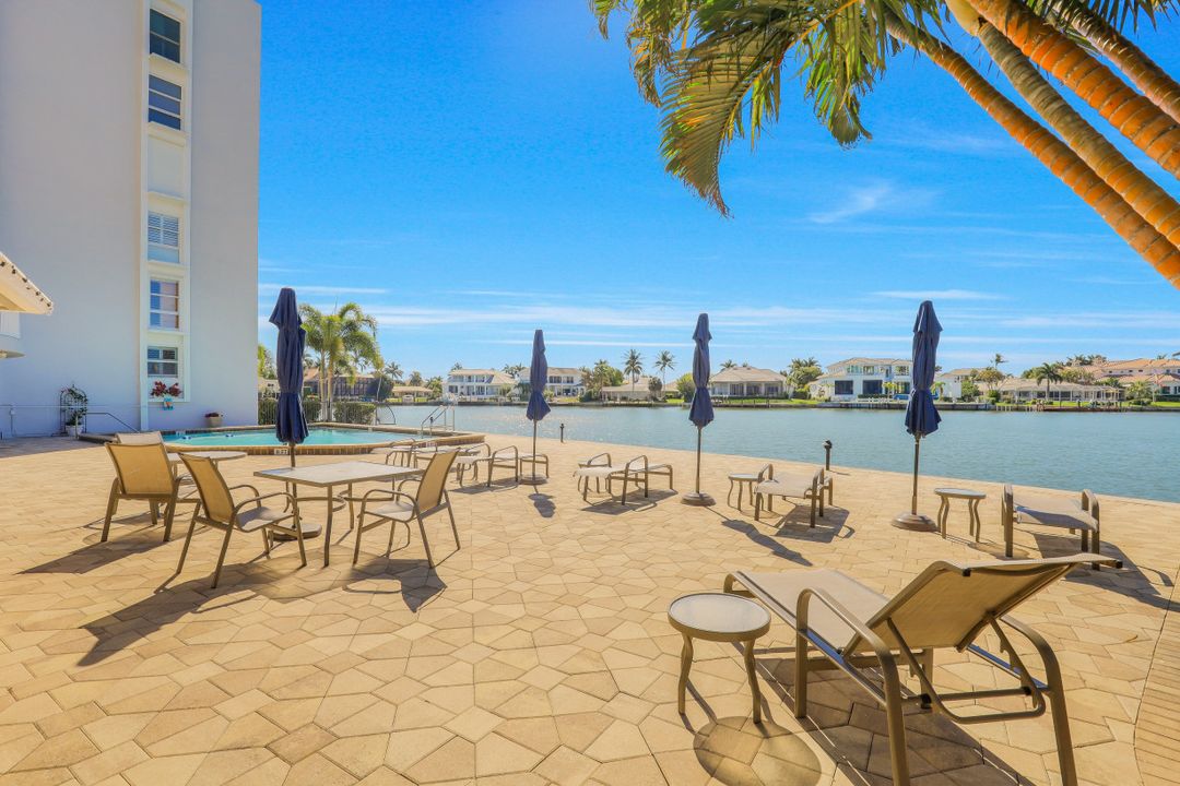250 Park Shore Dr #103, Naples, FL 34103