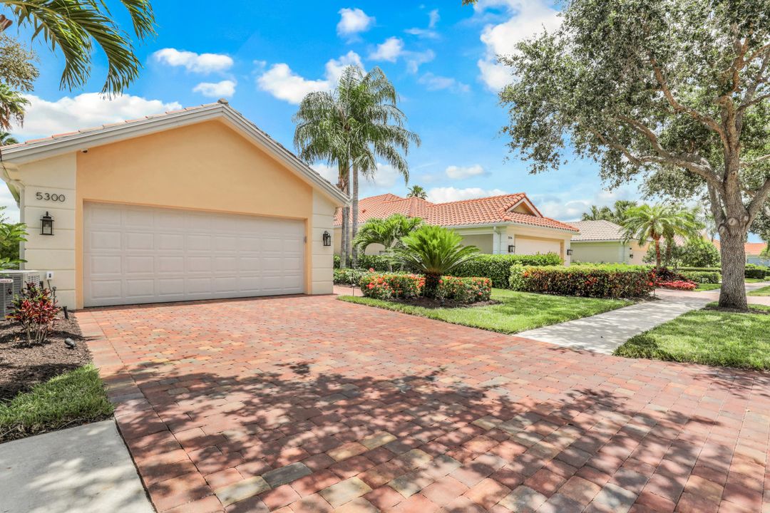 5300 Hawkesbury Way, Naples, FL 34119