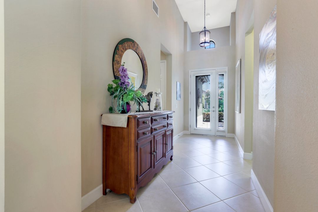 9097 Isla Bella Cir, Bonita Springs, FL 34135