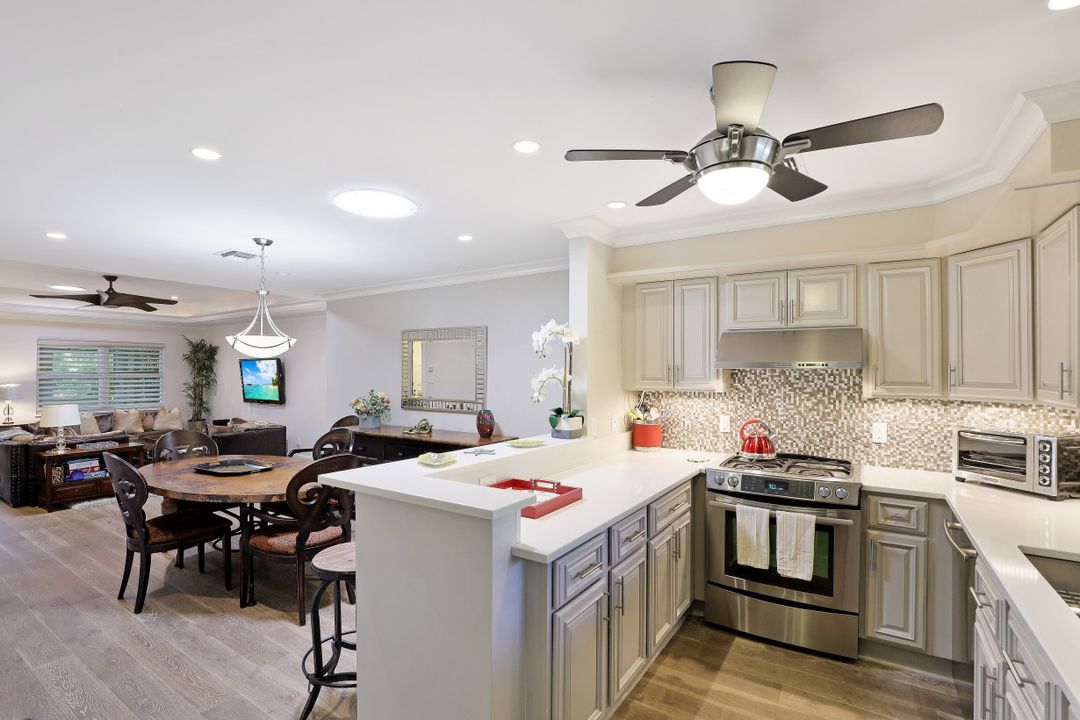 1199 9th Ave N, Naples, FL 34102