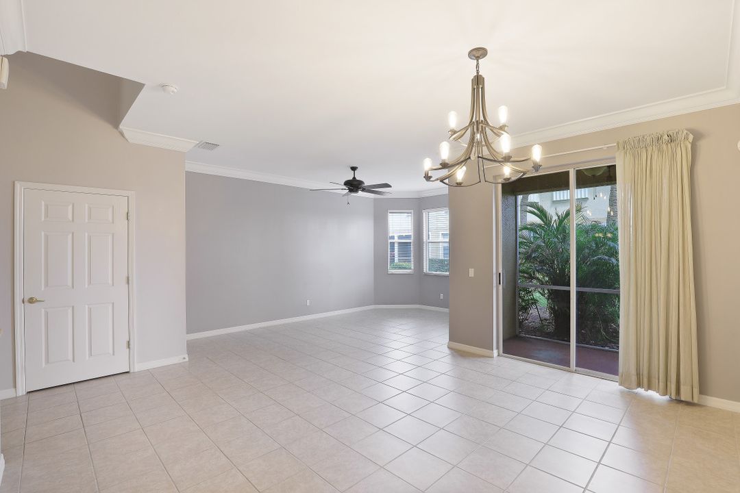 9723 Heatherstone Lake Ct, Estero, FL 33928