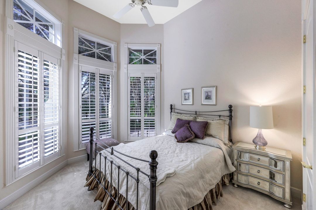 963 Barcarmil Way, Naples, FL 34110