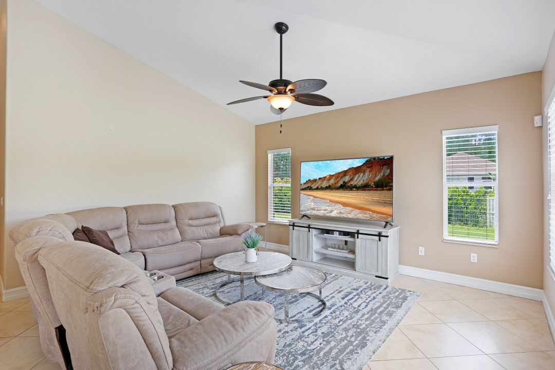 1462 Everglades Blvd N, Naples, FL 34120