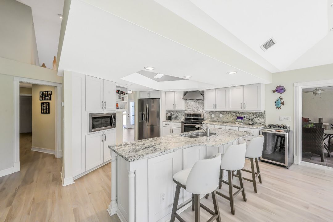 2016 Duke Dr, Naples, FL 34110