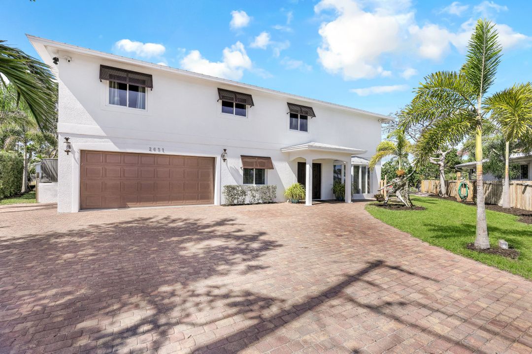 2631 Shoreview Dr, Naples, FL 34112