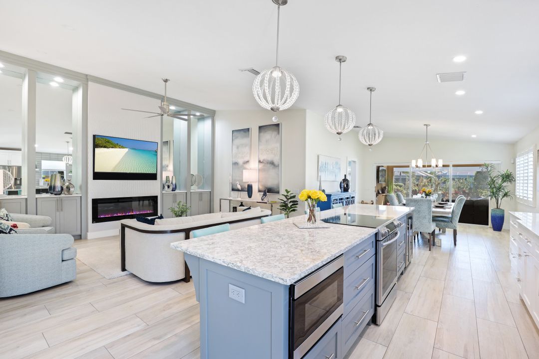 8404 Borboni Ct, Naples, FL 34114