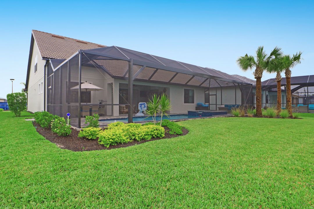 19332 Aqua Shore Dr, Fort Myers, FL 33913