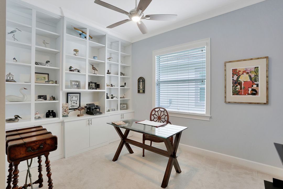 6462 Warwick Ave, Naples, FL 34113