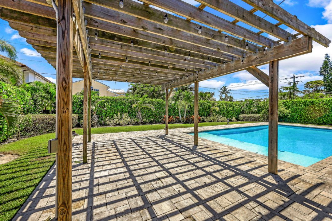 800 100th Ave N, Naples, FL 34108