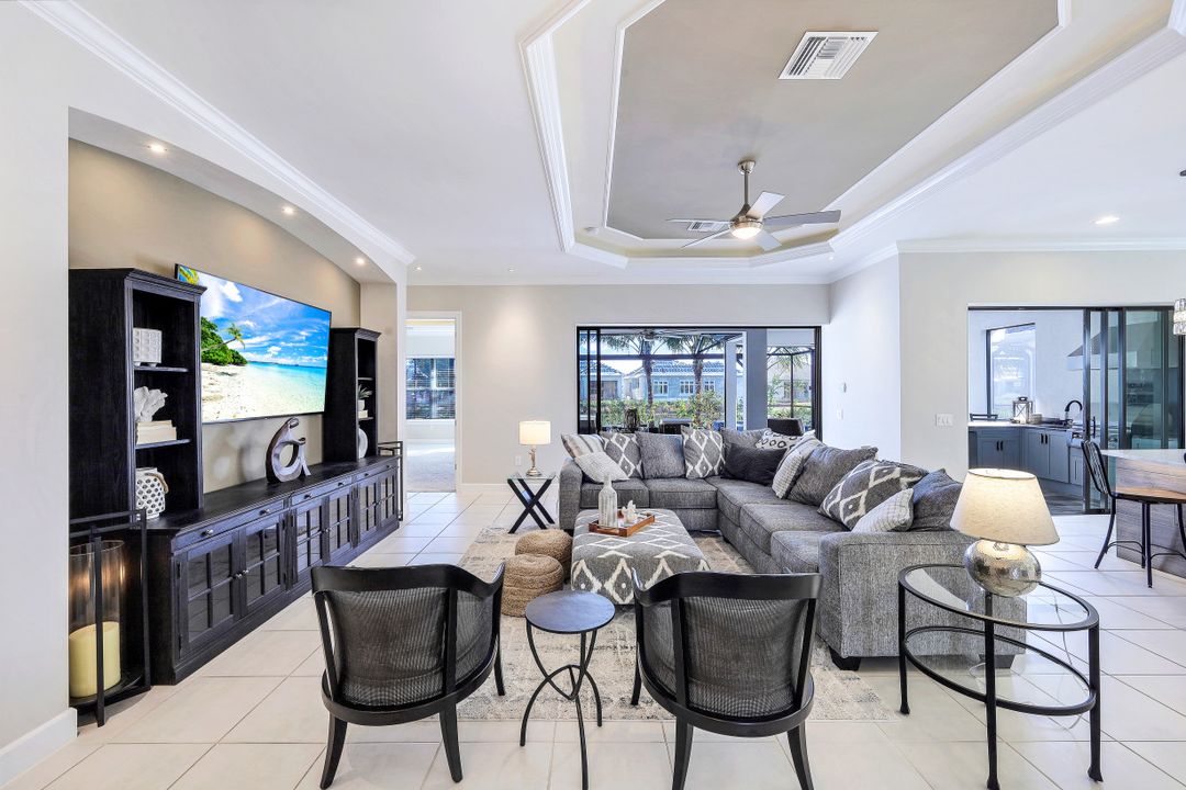 3274 Belon Ln, Naples, FL 34114