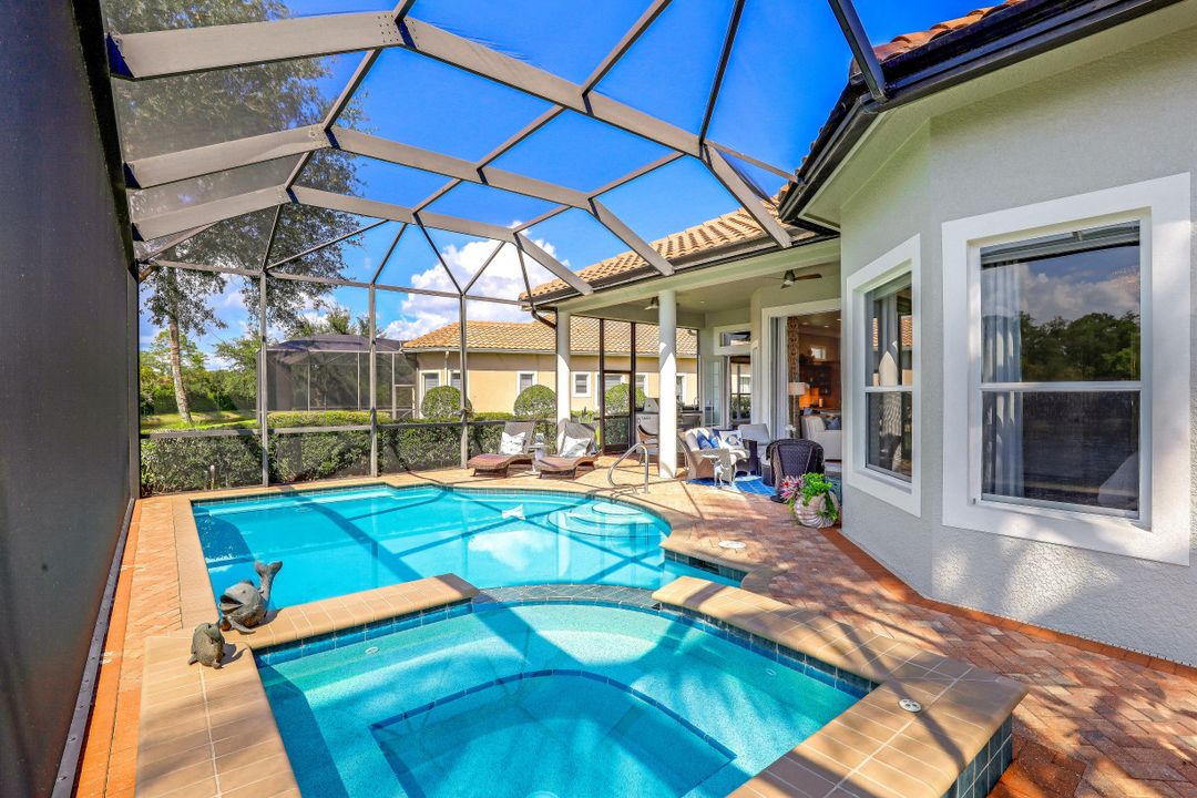 3086 Aviamar Cir, Naples, FL 34114