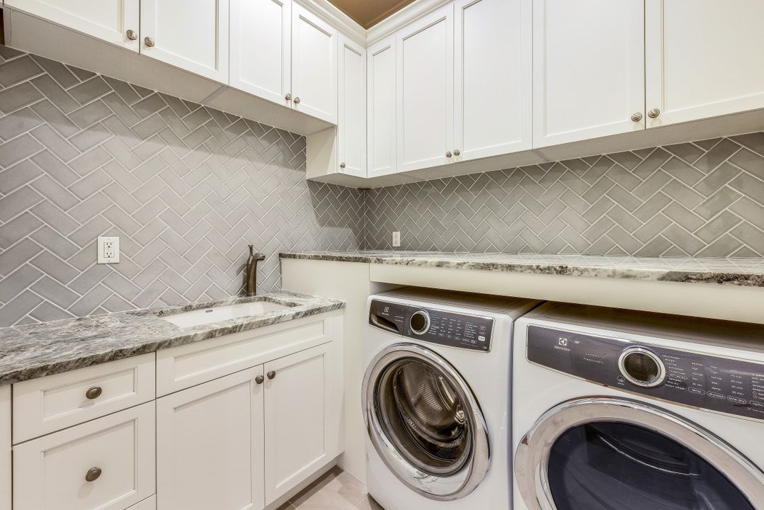 179 Topanga Dr, Bonita Springs, FL 34134