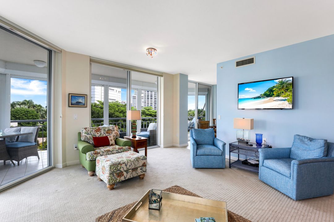 4255 Gulf Shore Blvd N #206, Naples, FL 34103