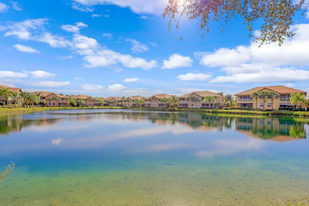 6682 Alden Woods Cir #202, Naples, FL 34113