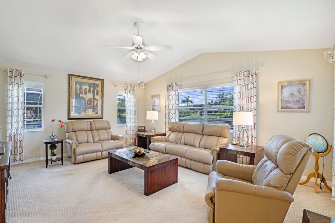 7563 Woodland Bend Cir, Fort Myers, FL 33912