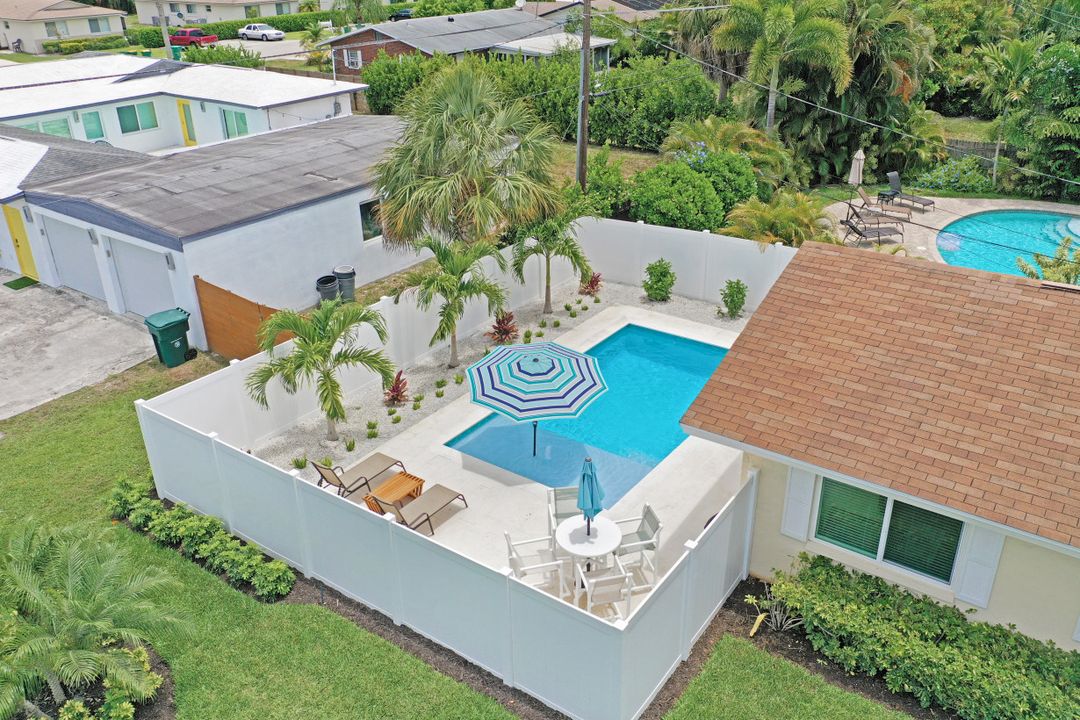 701 93rd Ave N, Naples, FL 34108