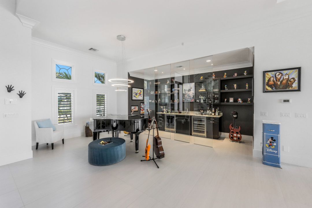 550 S Barfield Dr, Marco Island, FL 34145