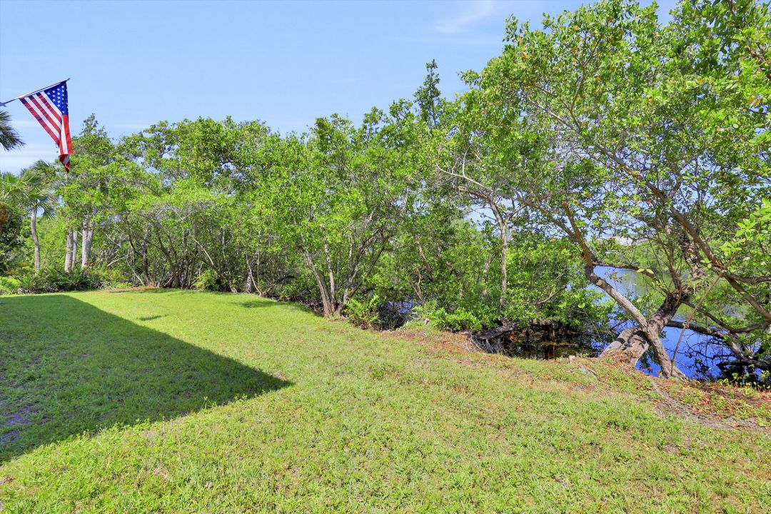 9455 Beverly Ln, Sanibel, FL 33957