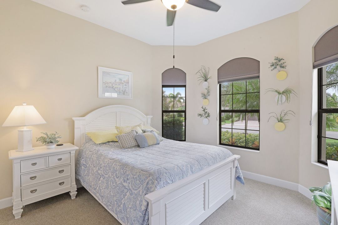 9367 Isla Bella Cir, Bonita Springs, FL 34135